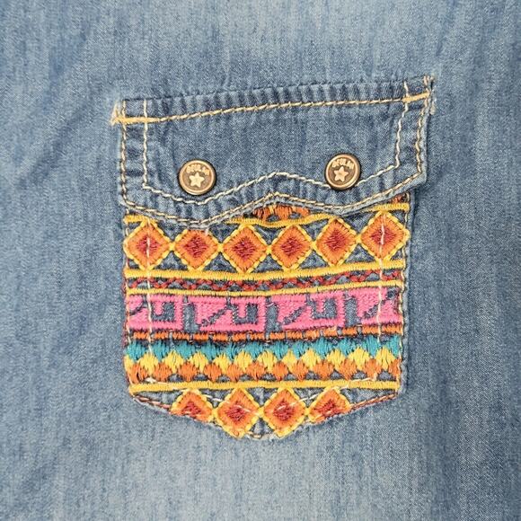 Beulah Embroidered Chambray Denim Button Up Shirt Size Small - Picture 4 of 7